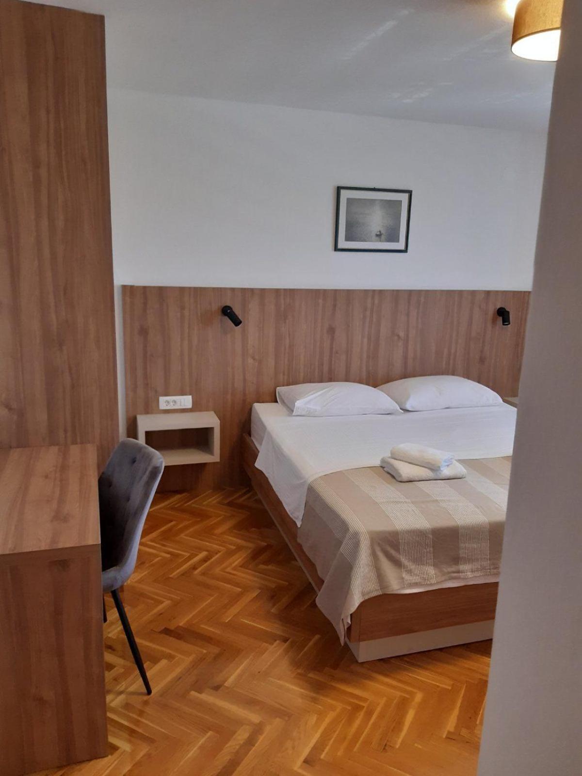 Apartments Mare Malinska Eksteriør bilde